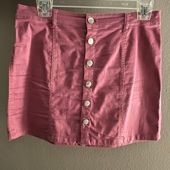 Skirt - Picture 2 of 3